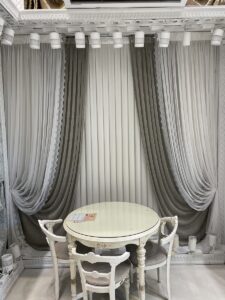 قیمت پرده سالن پذیرایی اسپرت ترکیب حریر ساده شاین تور لبه و تور درشت بافت بریلنت