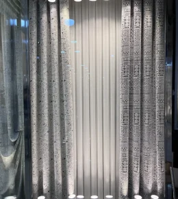 فروش پرده پذیرایی تور سیم ‌بافت طلایی با کنار پرده لنین سنتی