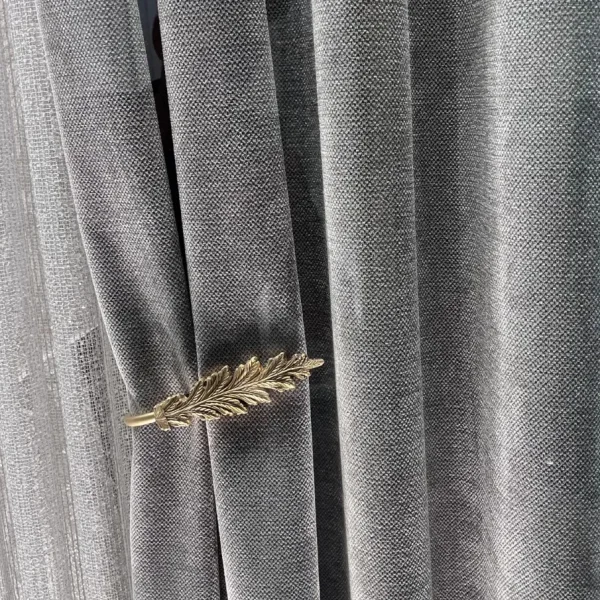 قیمت پرده کتان ترک بافت سوزنی رنگ آفای با پرده رومن و کنار پرده مخمل خاویاری