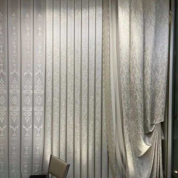 خرید پرده حریر سیم‌بافت طرح سنگ طلایی با کنارپرده طرح درخت