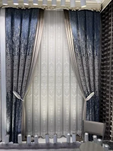 خرید پرده تور قابی آسترکشی با مدل پلیسه و کنارپرده‌های آبی درباری