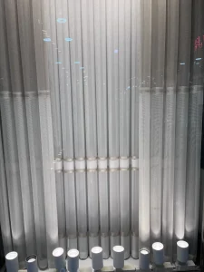 فروش پرده قابی آسترکشی کلاسیک شیری با کنار پرده لوکس