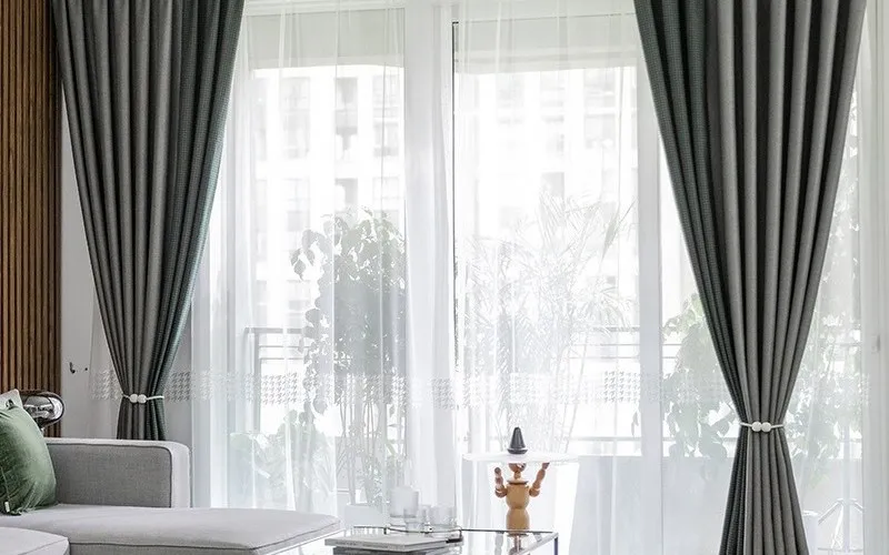 ویژگی‌ها و مزایای استفاده از پرده پذیرایی مینیمال چیست؟