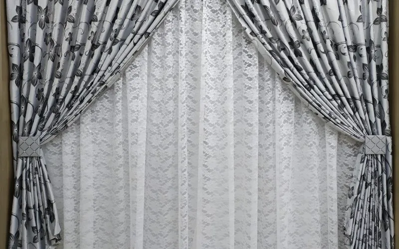 ست کردن پرده حریر بریلنت با مبلمان و دکوراسیون داخلی