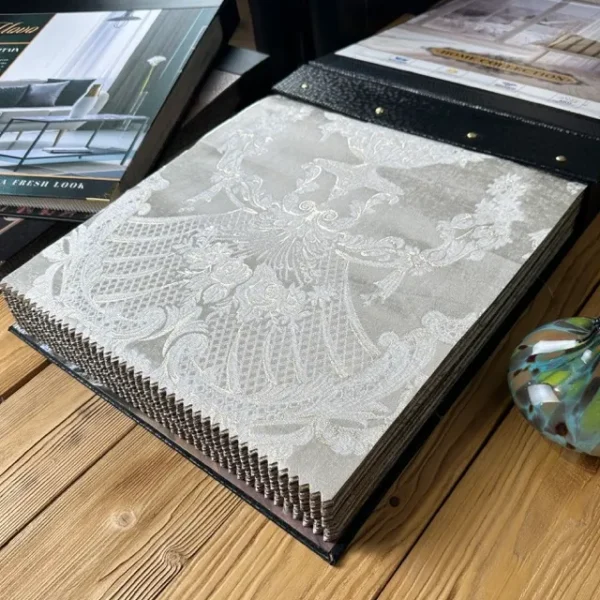 خرید پرده شانل طرح گلدان رنگ طلایی