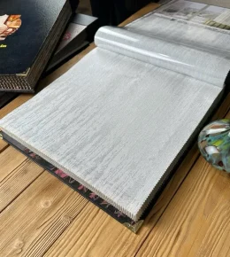 خرید پرده حریر طرح پتینه اتوبان شیری با نخ سیم نقرهای