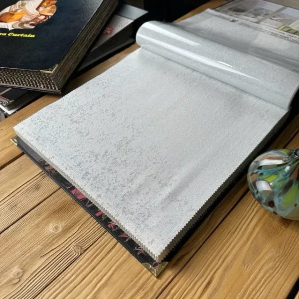 خرید پرده حریر طرح پتینه خلوت با نخ سیم نقره‌ای