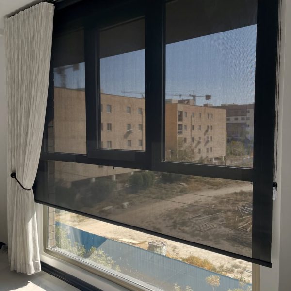 پرده شید اسکرین تیره